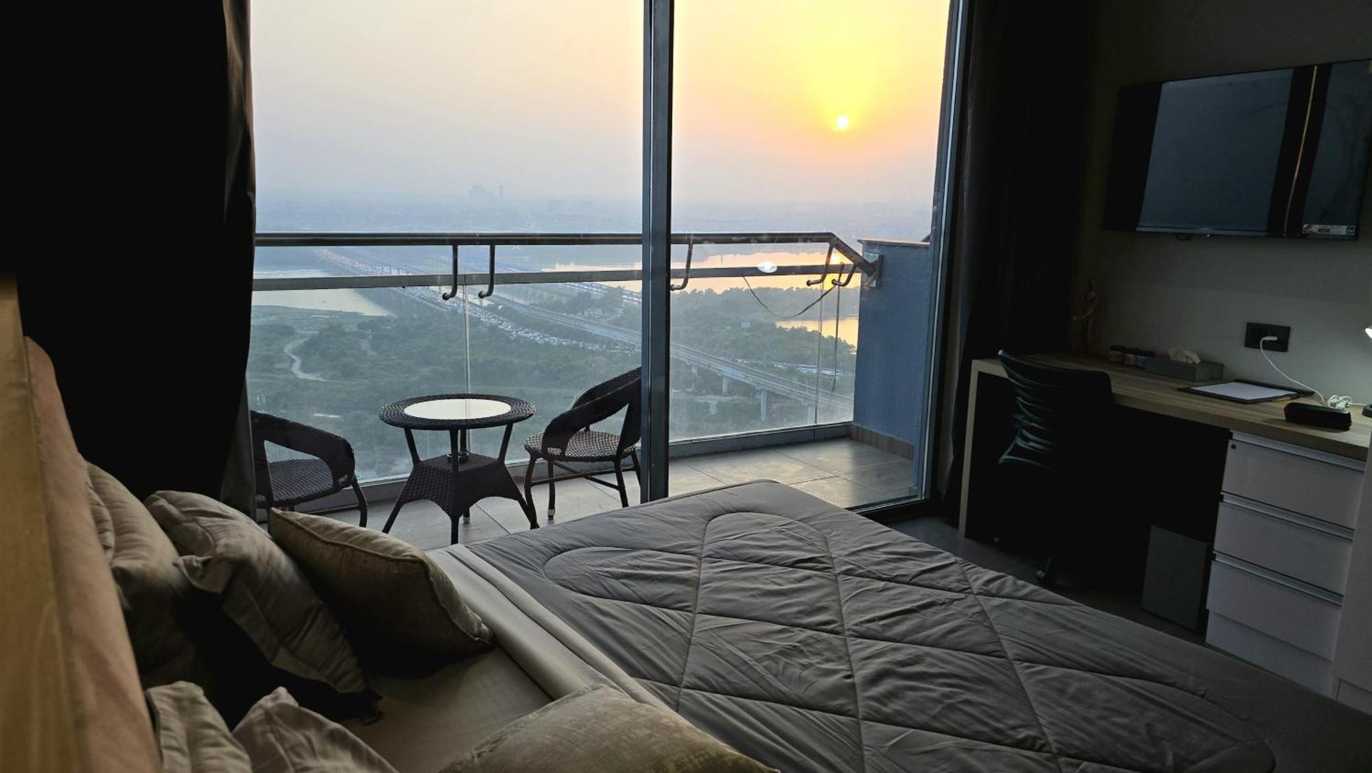Hotel The Luxe Living Noida Zewnętrze zdjęcie